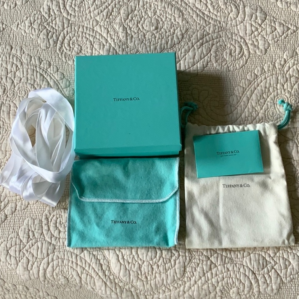 Tiffany & Co. Turquoise Gift Set with White Ribbon